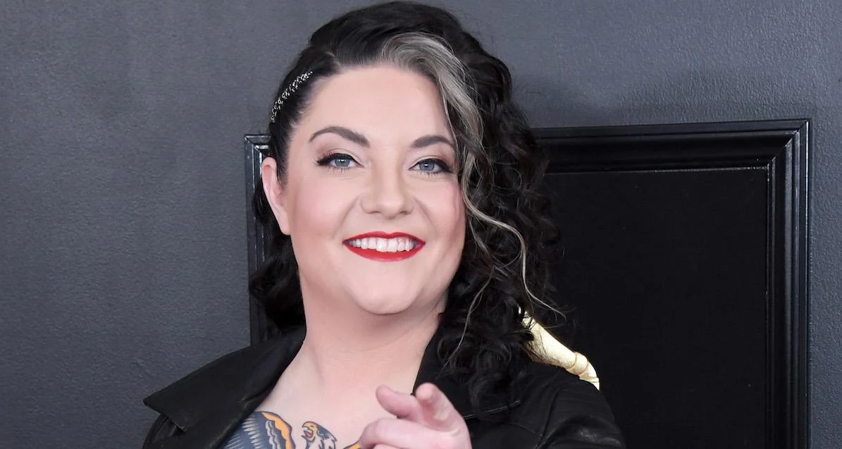 Ashley McBryde Breaks Down On Live TV As Garth Brooks invited her To Become A Member Of The Opry