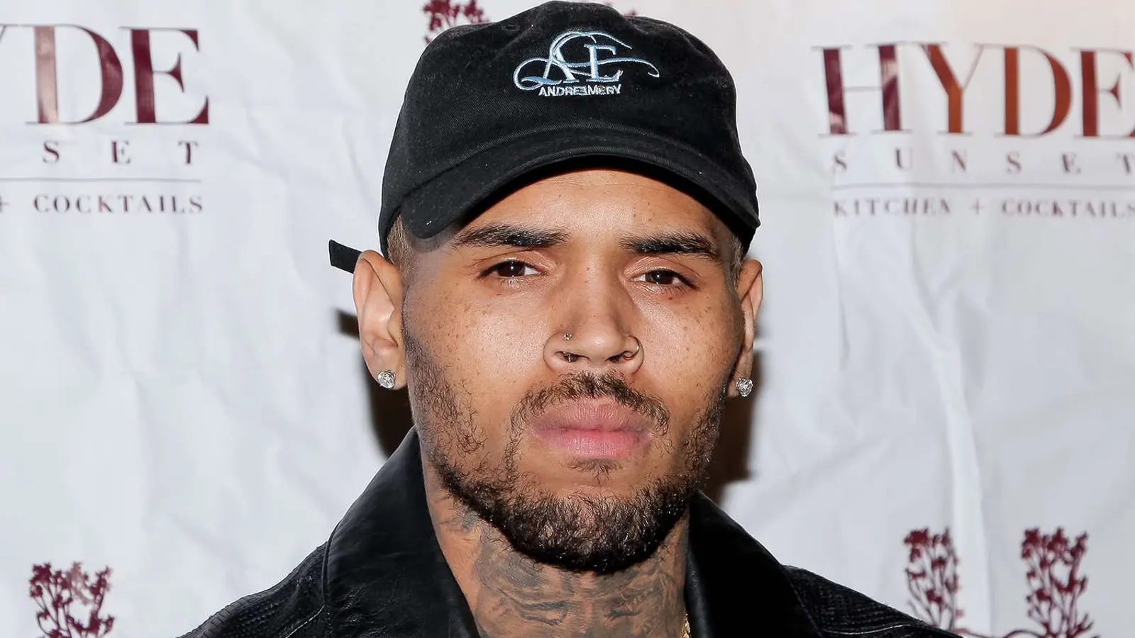 Rapper Chris Brown was snubbed at the 2022 American Music Awards